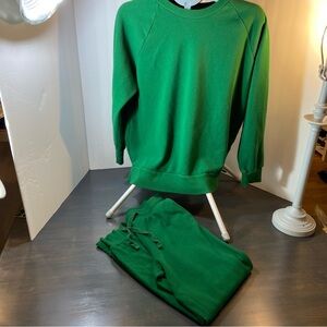 Colsie Emerald Green sweats and sweatshirt